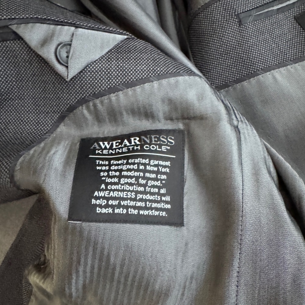 Awearness Kenneth Cole Suit Mens 44L 38W Grey Slim Fit Wool Blend Two Button - Picture 4 of 7